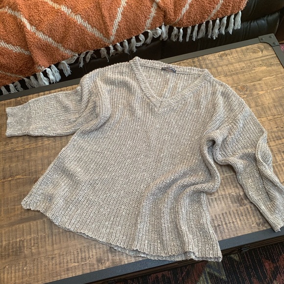 Brandy Melville oversized sweater OS - Picture 2 of 6